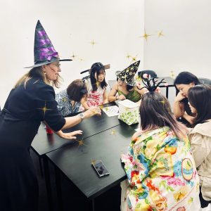 SLI conversational English classes for adult learners