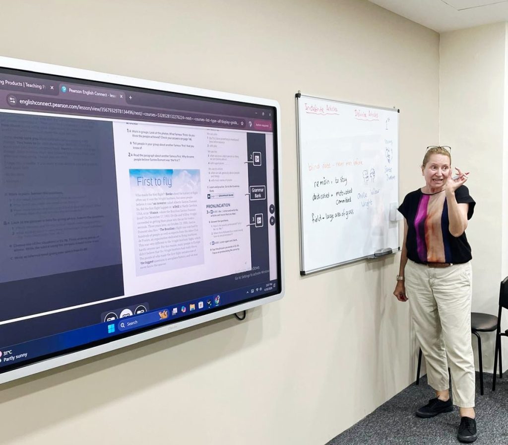 Best English Course for adults in Singapore at SLI | Improve English faster